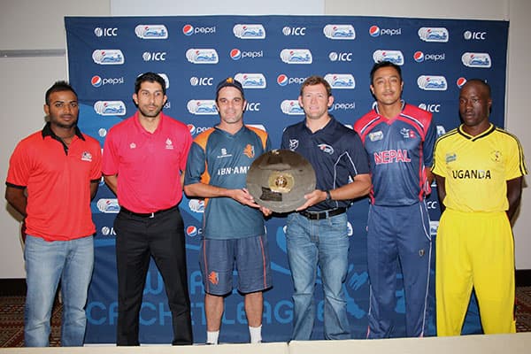 Captains with ICC WCL trophy-2